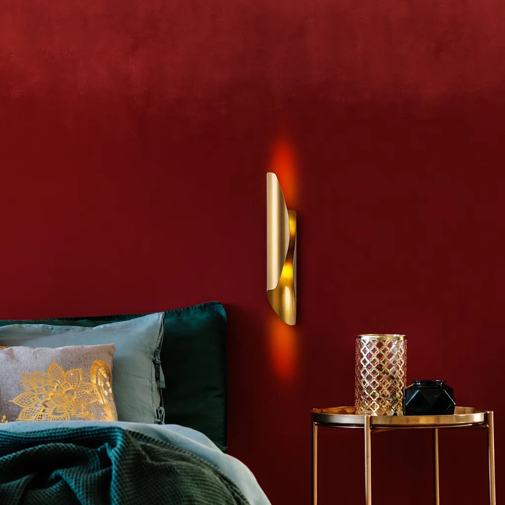 Applique murale mince dorée Flare - Gagnez de l'espace avec style