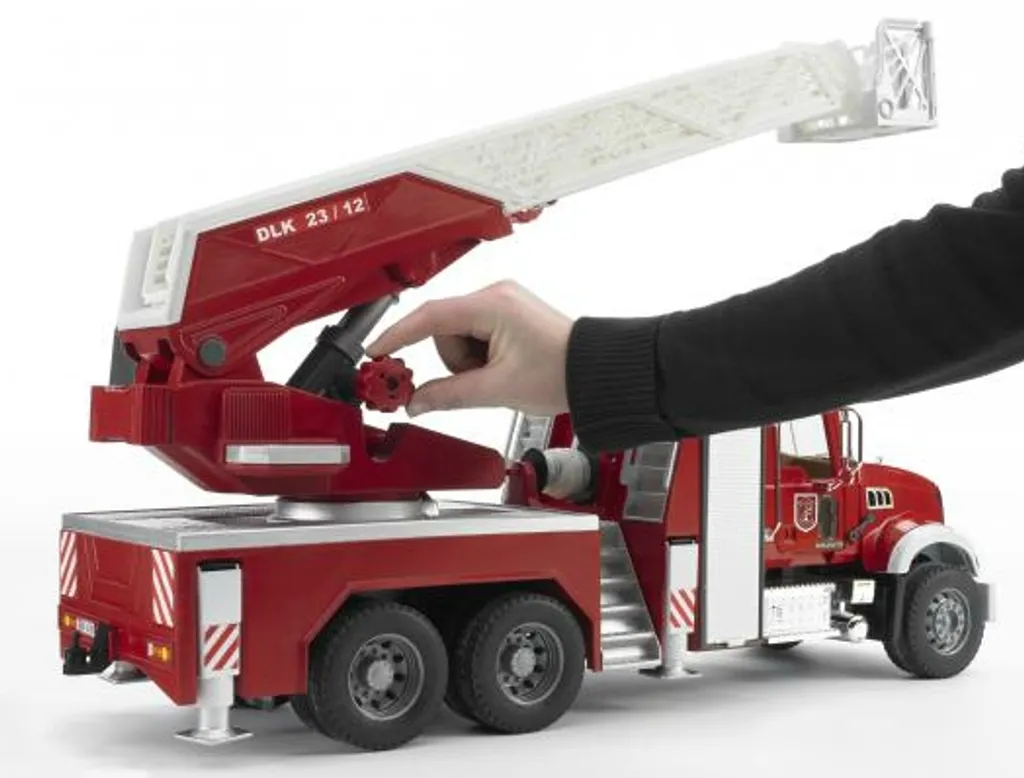 Camion de pompier Bruder MACK Granite incassable avec grande échelle - 12