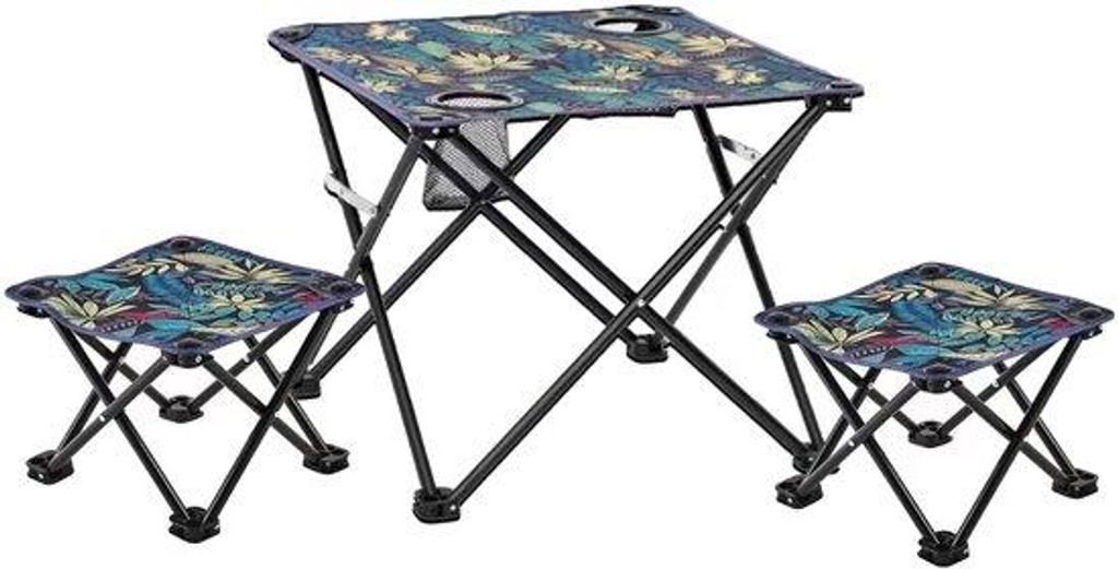 Portablee Campingtafel mit zwei Klappstühlen für Outdoor-Aktivitäten