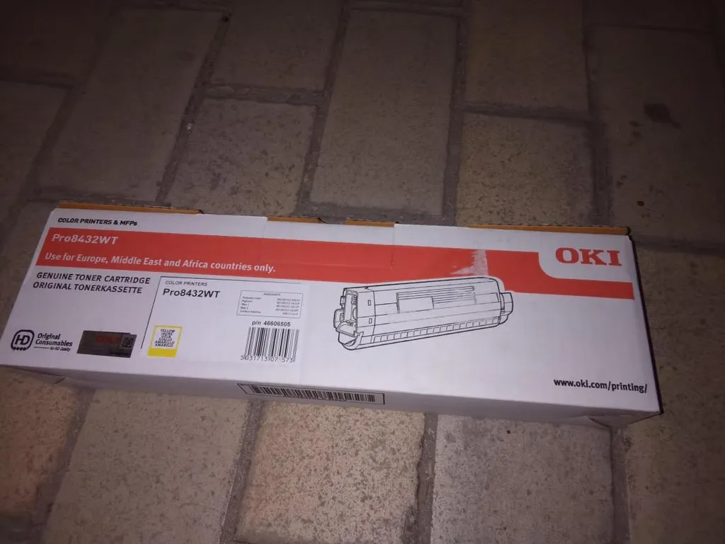 Toner OKI 46606505 Jaune Original pour Imprimantes Laser C823 et C833