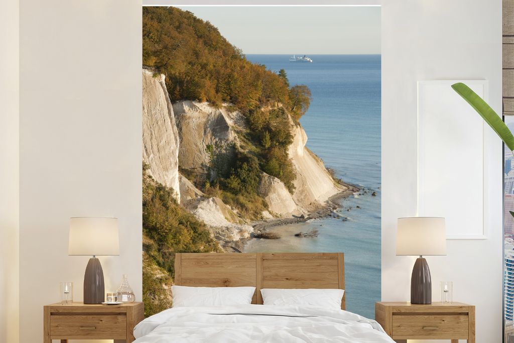 MuchoWow Fototapete für Wohnzimmer oder Schlafzimmer Wandtapete Vinyl Motivtapete Bootsfahrt auf der Ostsee im Nationalpark Jasmund - 155x240 cm...