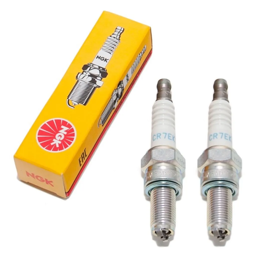 NGK CR7EKB 4455: Il Cuore Pulsante per la tua Moto | Set 2 Candele
