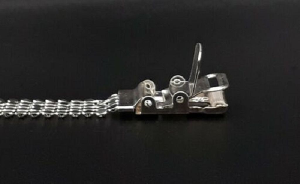 Blusenraffer-Set – 2 Paare In Silber & Gold, Mit Handförmigen Clips, Zum Stylischen Ärmelhalten