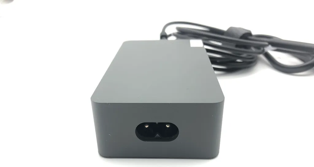 Alimentatore Di Rete 12V 2,58A Per Microsoft Surface Pro 3 E Pro 4 – Caricabatterie Con Spina Europea, Cavo 1,5m, Compatibile Di Alta Qualità