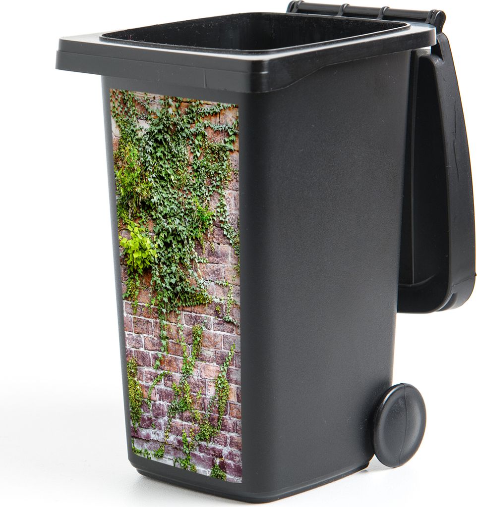 MuchoWow Mülltonnenaufkleber Kletterpflanzen an einer alten Backsteinmauer 44x98 cm - Containeraufkleber - Aufkleber - Mülltonnen-Aufkleber