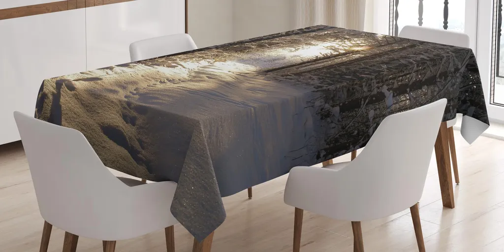 ABAKUHAUS Tovaglia invernale, stagione natalizia con neve e bosco ghiacciato Raggi di sole Paesaggio boschivo molto freddo, 140 x 200 cm, giallo chiaro Marrone