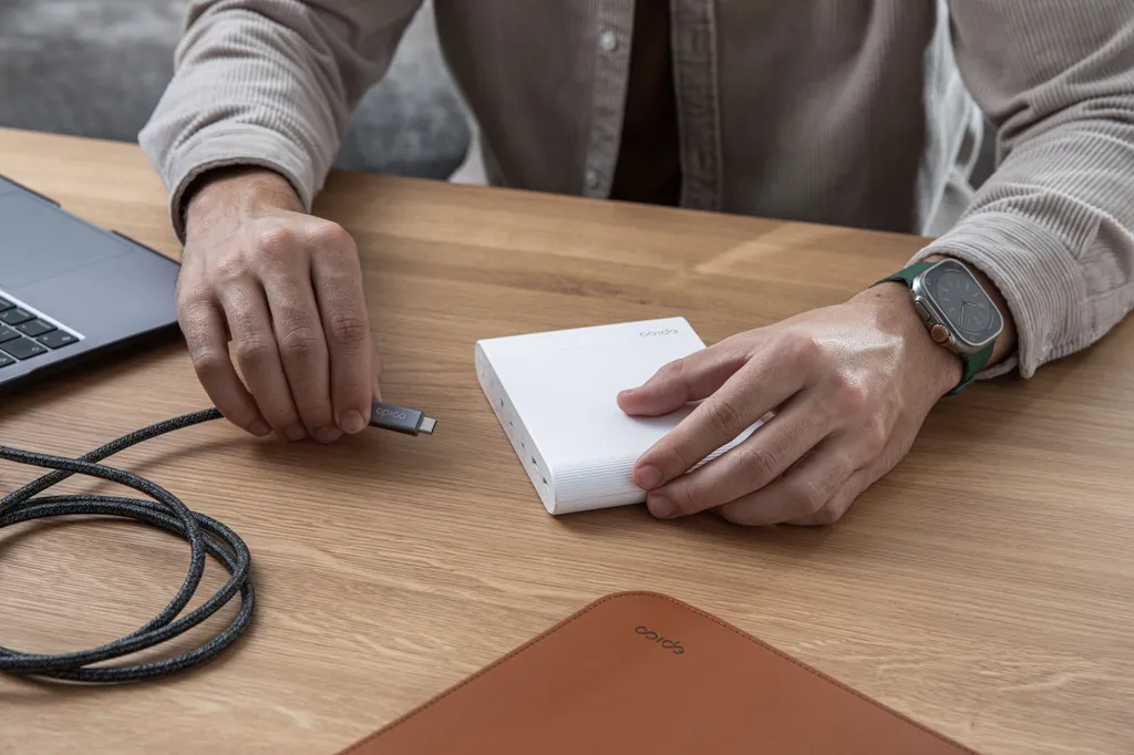 Epico Thunderbolt 4 Câble Tressé 1,5m Gris Spatial - Haute Performance