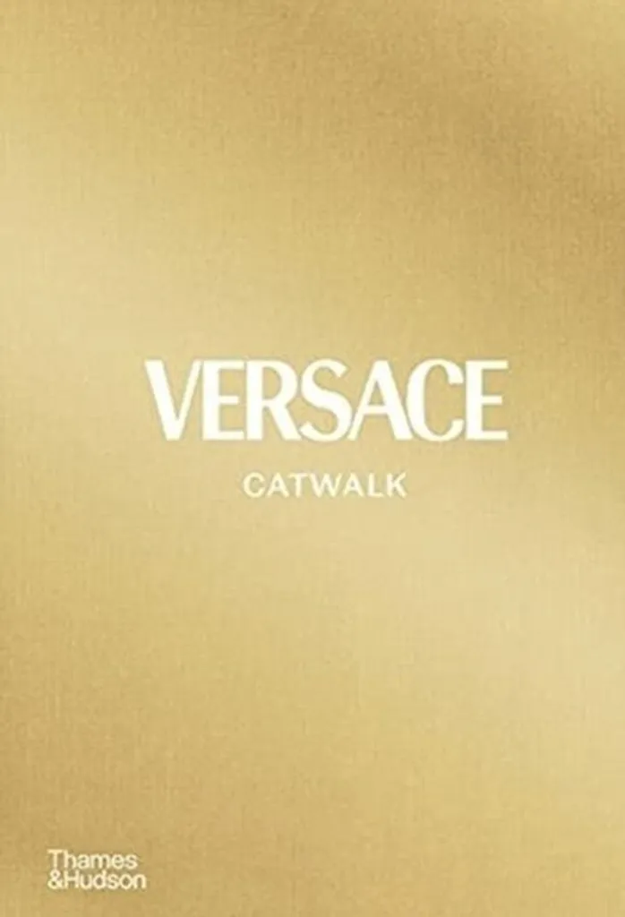 Versace Catwalk : Archive Complète des Défilés avec 1100 Photos Couleur