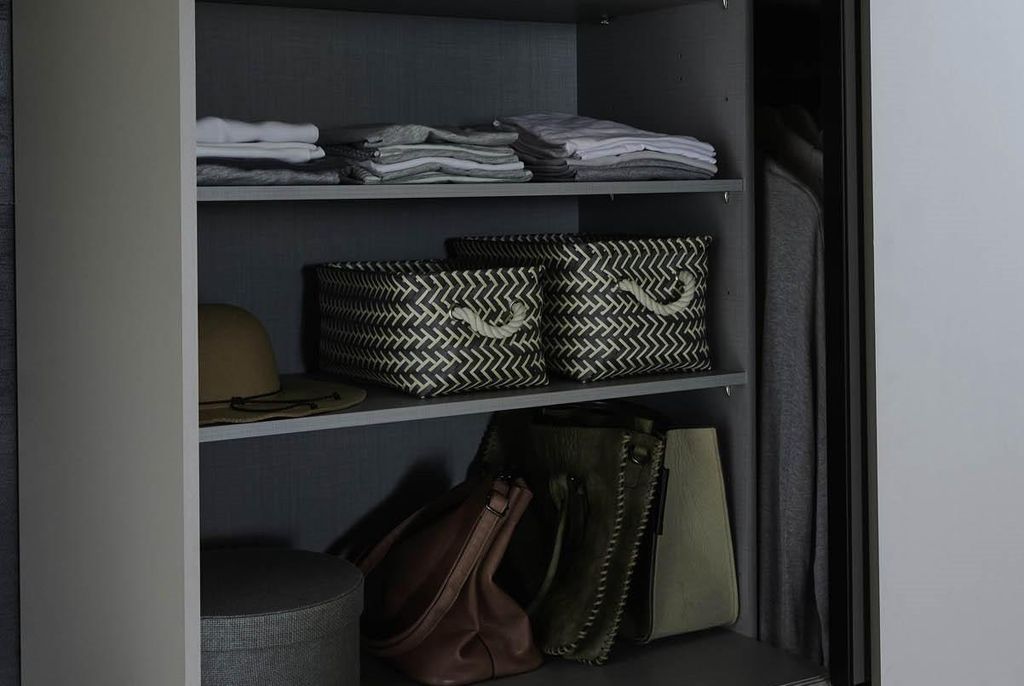 Einlegeböden 1 Paar 84 cm für Schwebertürenschrank