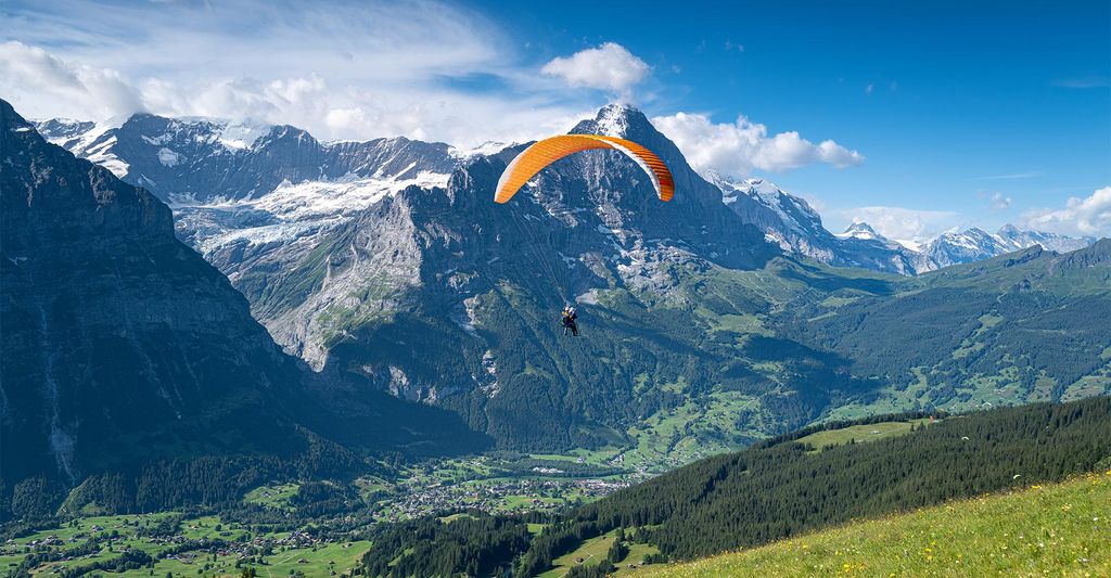 mydays Gleitschirm Tandemflug in den Alpen; Erlebnis verschenken oder selbst erleben; Gutschein für 1 Person(en)