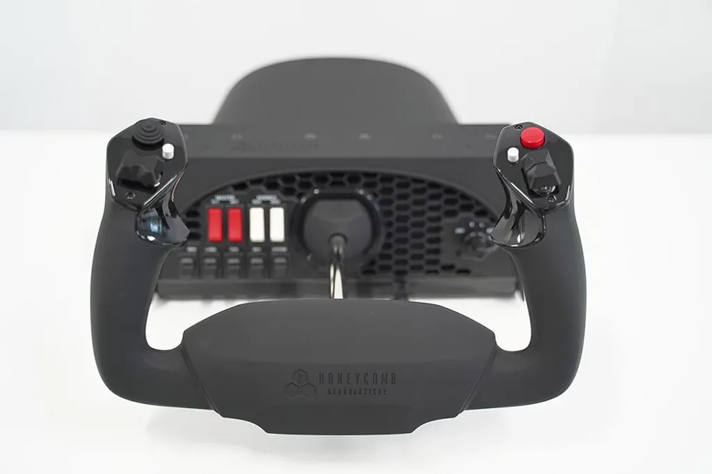 Joug de simulation Honeycomb Alpha Flight Controls avec panneau switch - 25