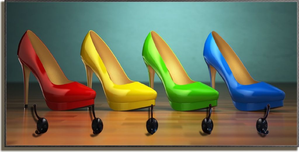 Wallario Flurgarderobe Wandgarderobe aus Holz, mit 5 Haken, Größe 80 x 40 cm, Motiv Bunte Schuhe - High Heels für Frauen