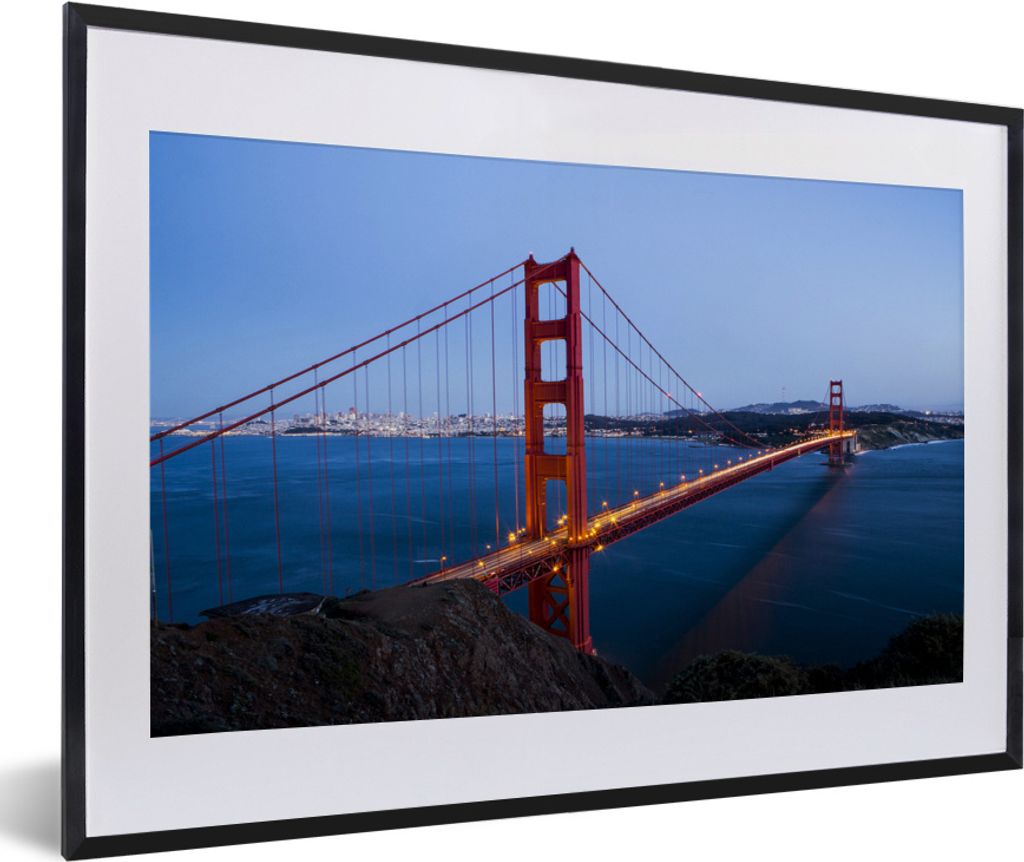 MuchoWow MuchoWow Gerahmtes Poster Golden Gate Bridge am Abend beleuchtet 60x40 cm - Poster mit zchwarzem Bilderrahmen - Schlafzimmer - Plakat ...