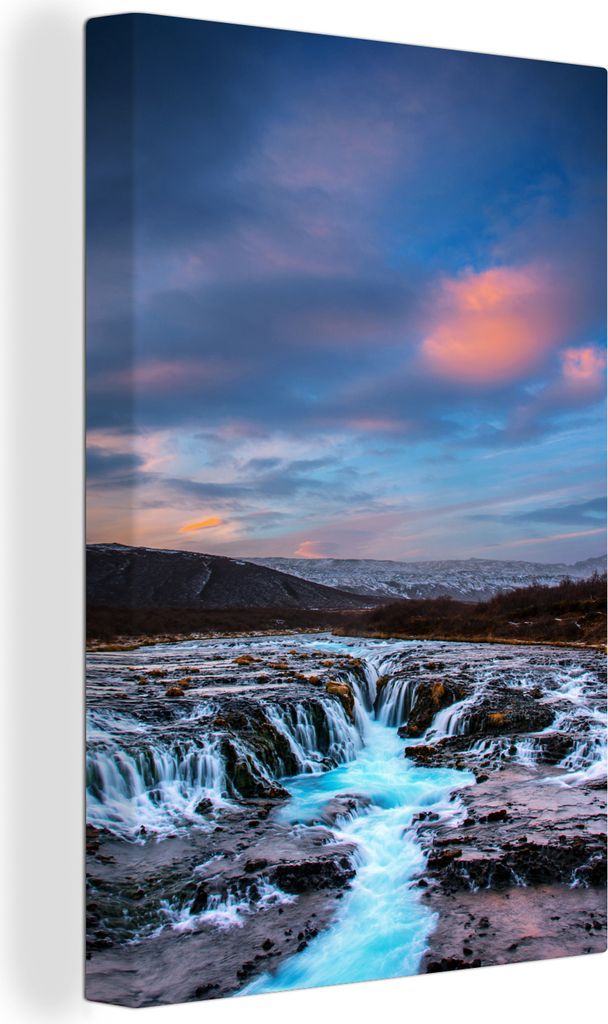 OneMillionCanvasses - Leinwandbilder - 90x140 cm, Glühende Wolken über dem Wasserfall am Geysir in Europa, Wandbilder Kunstdruck Wanddekoration...
