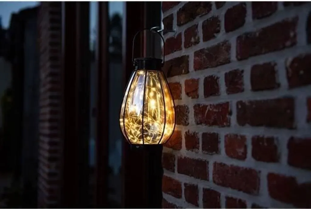 Lanterne solaire Java : éclairage sans fil et sans facture électrique