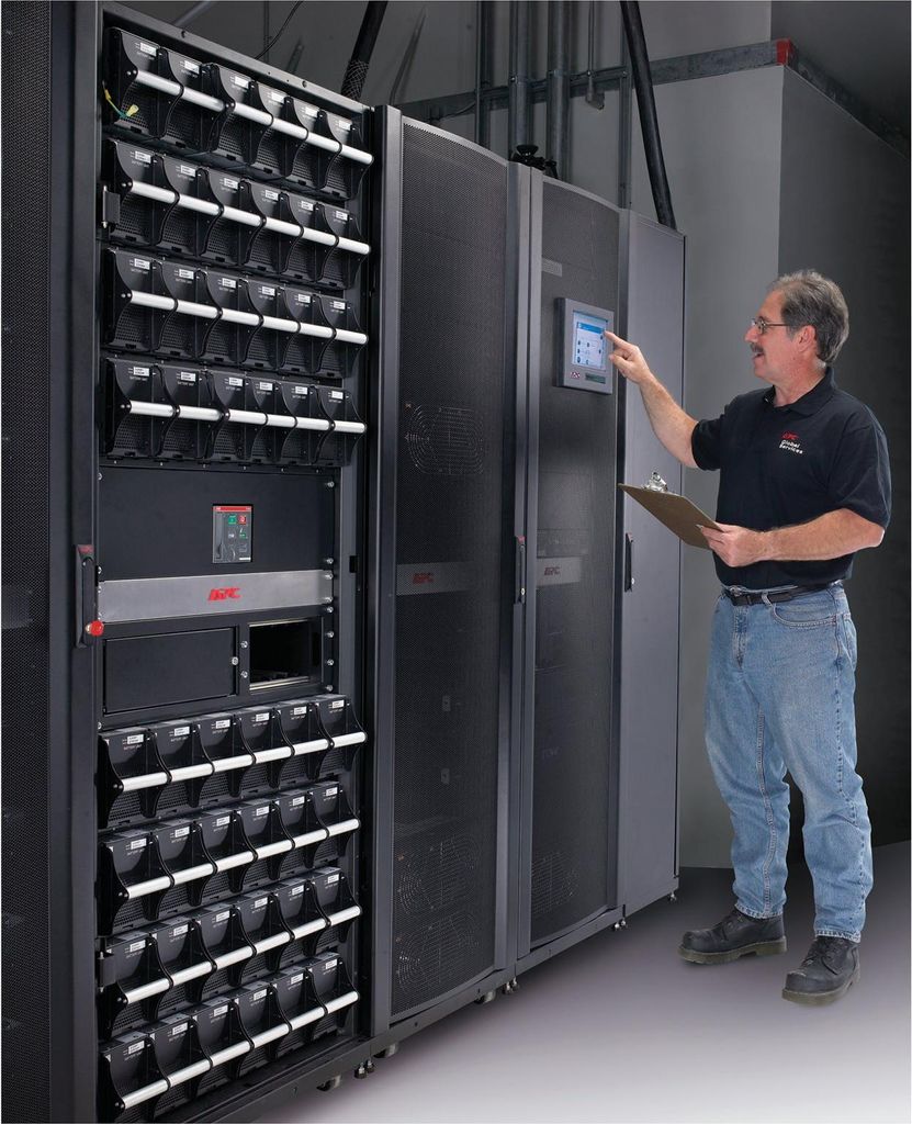 APC Planmäßiger Montage-Service für Symmetra PX 32 kW USV mit PDU und Essential XR-Rahmen, 1 Lizenz(en), Symmetra PX 32 kW UPS with PDU and Esse...