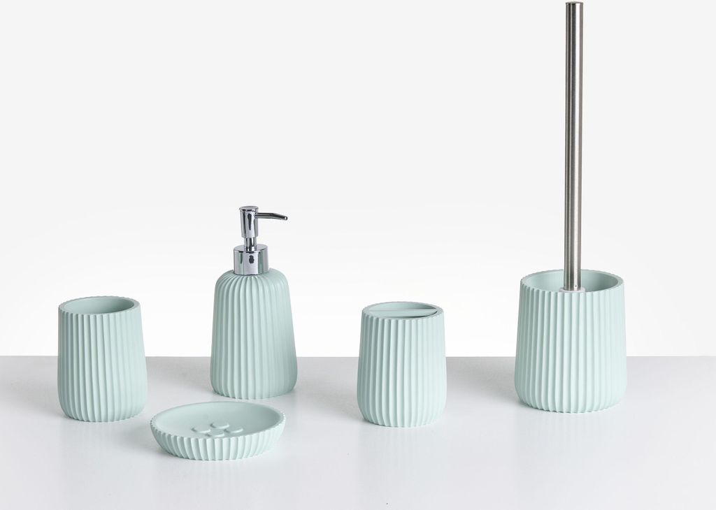 BELIANI Badezimmer Set 5-Teilig Mintgrün Kunstharz Rillenoptik Modern Seifenschale Seifenspender Zahnbürstenhalter Toilettenbürste Becher Bad-Zu...