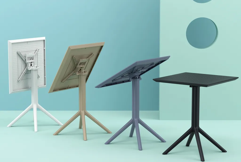 Table pliante stable Sky I : la solution pour petits espaces extérieurs