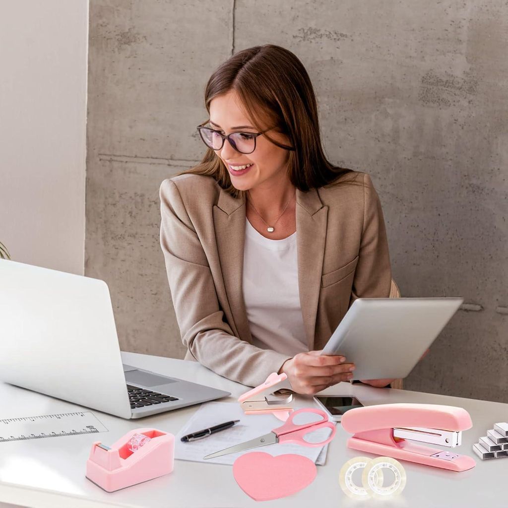 Rosa Set Büromaterialien - Heftgerät, Klebebandspender, Studenten, Hefterentferner, Clips, Schere - Bürobedarf Zubehör