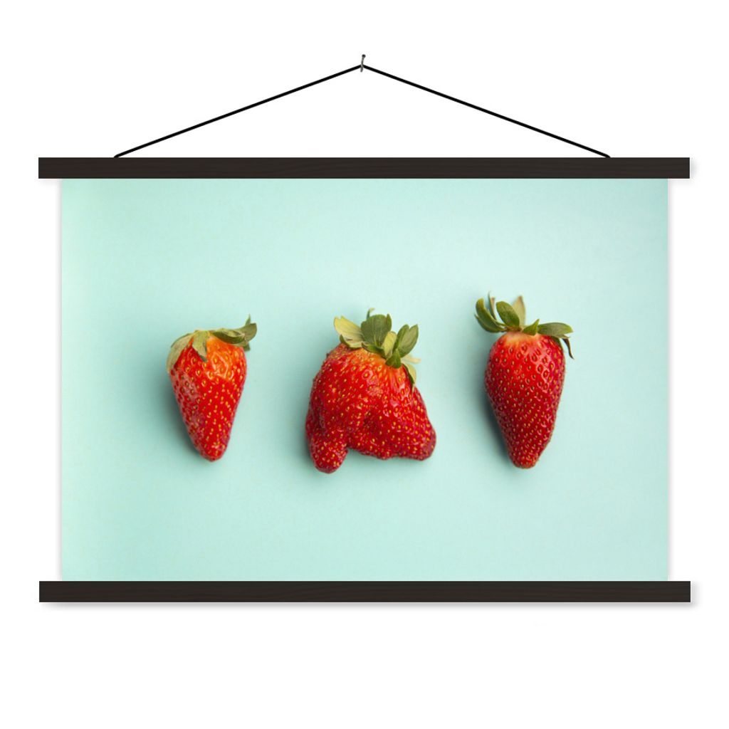 MuchoWow Textilposter Erdbeere - Pastell - Blau 150x100 cm mit schwarzem Rahmen - Schlafzimmer