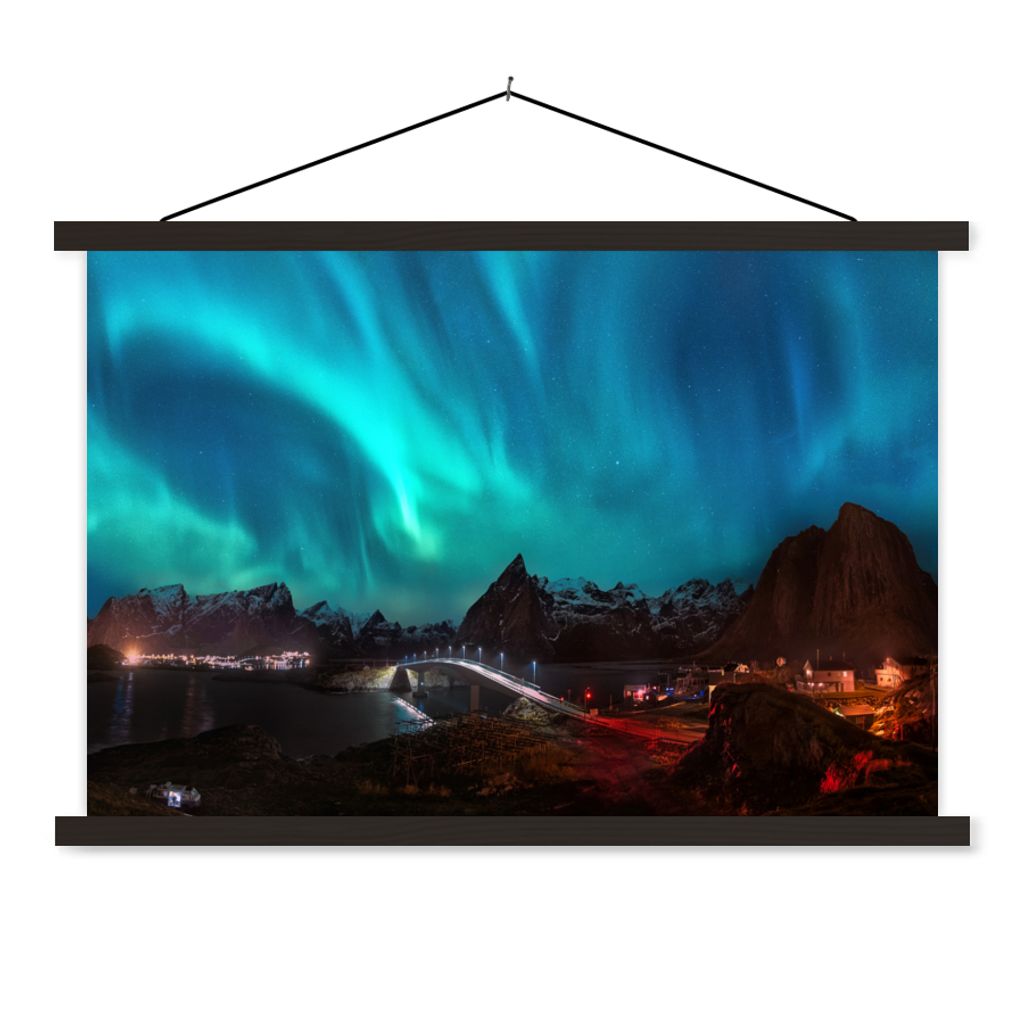 MuchoWow Textilposter Nordlichter - Berg - Haus 60x40 cm mit schwarzem Rahmen - Hölzernes