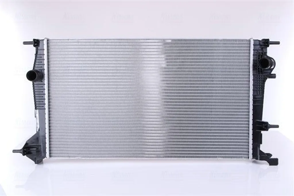Évitez la surchauffe : Radiateur Nissens 637617 pour Renault Megane
