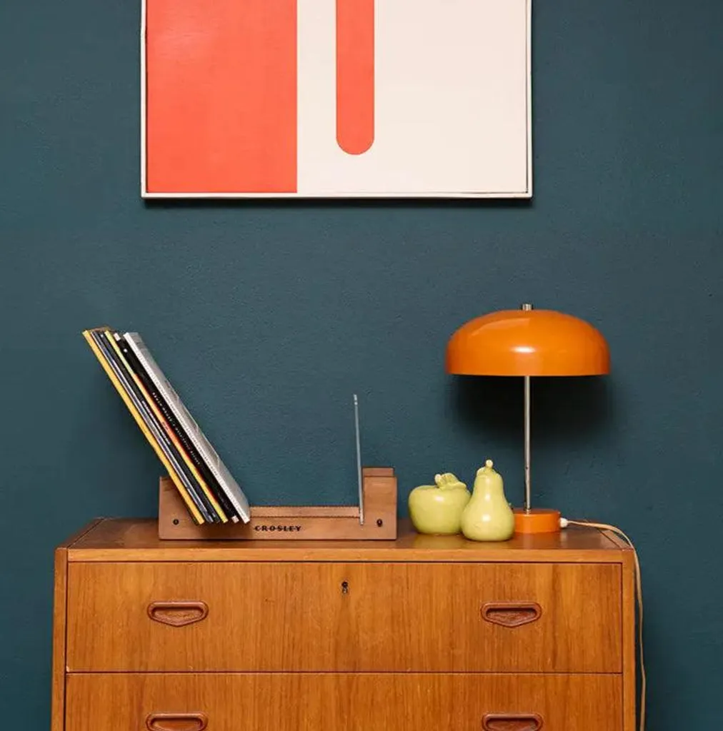 Présentoir à disques Crosley robuste avec finition bois pour vos albums - 2