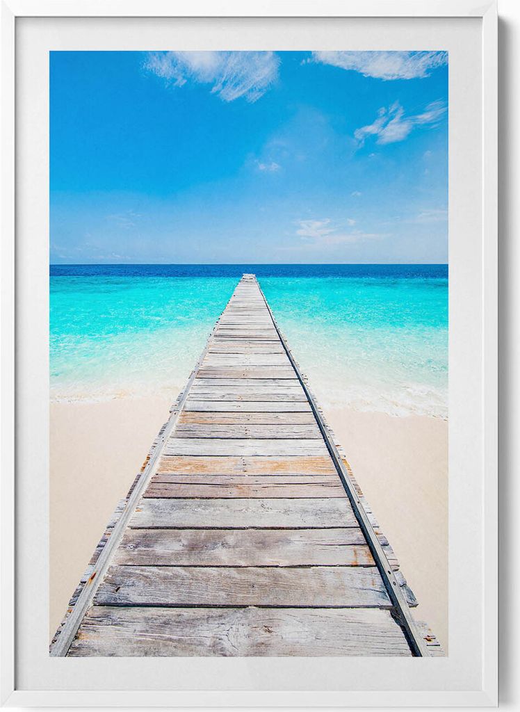 Landschaft mit einem Holzsteg und dem Meer– Wandbild mit Rahmen – Gerahmtes Bild – Wanddekoration – 70x100 cm – Weiß Rahmen