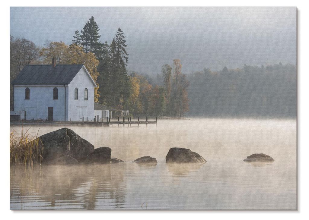 POSTER - 59x42 cm (A2) - Obel Z. - Neblige Landschaft, See, Ferienhaus, Bäume, Herbst - Wandbild für Wohnzimmer Schlafzimmer & Flur, Modernes Pos...
