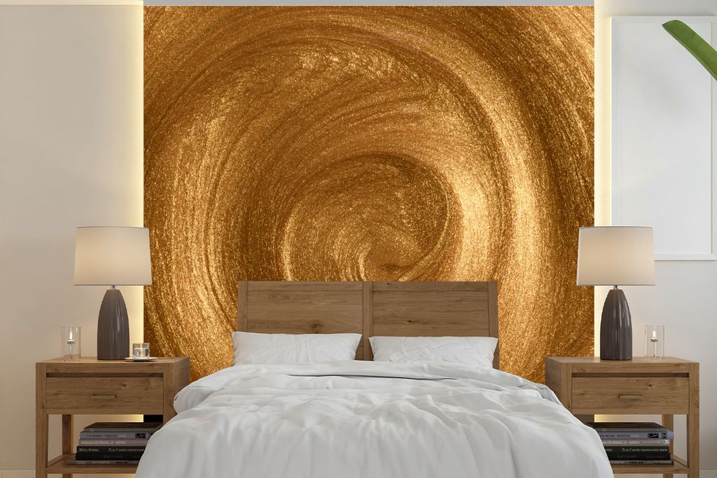MuchoWow Fototapete für Wohnzimmer oder Schlafzimmer Wandtapete Vinyl Motivtapete Ein Wirbel in goldener Farbe - 300x300 cm - Wanddekoration