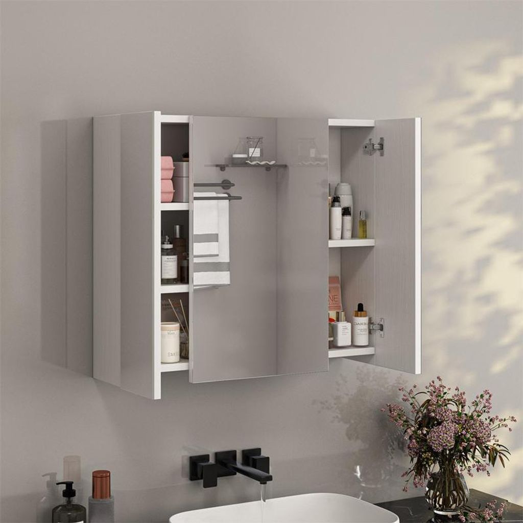 Wandhängeschrank für das Badezimmer mit dreiteiligem Produktbild 
