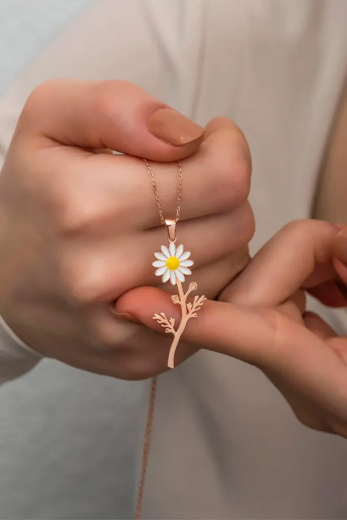 Collier marguerite argent et rose : le cadeau idéal pour anniversaire - 4