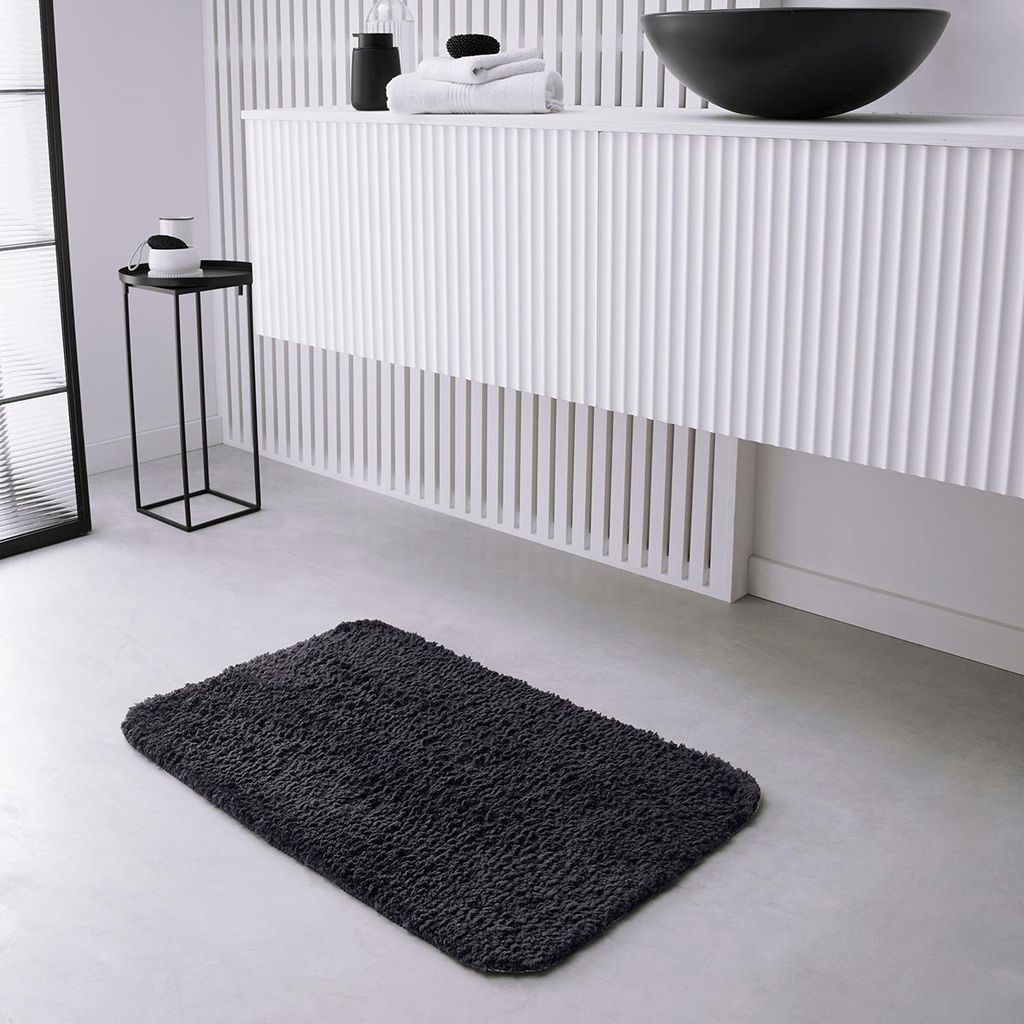 Schlichte getuftete Badematte ESSENTIAL