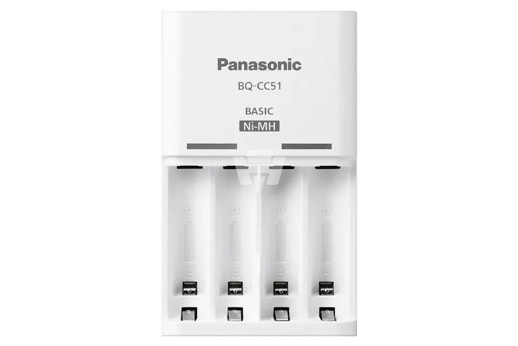 Panasonic Eneloop Basic Charger : Chargeur intelligent AA/AAA (sans piles) - 2