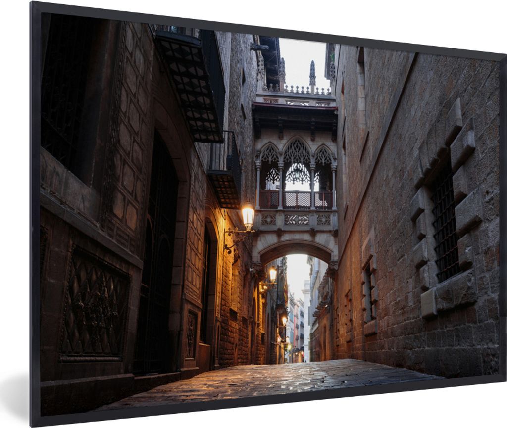 MuchoWow MuchoWow Gerahmtes Poster Barcelona - Straße - Licht 30x20 cm - Poster mit zchwarzem Bilderrahmen - Kunstdruck - Bild-Poster