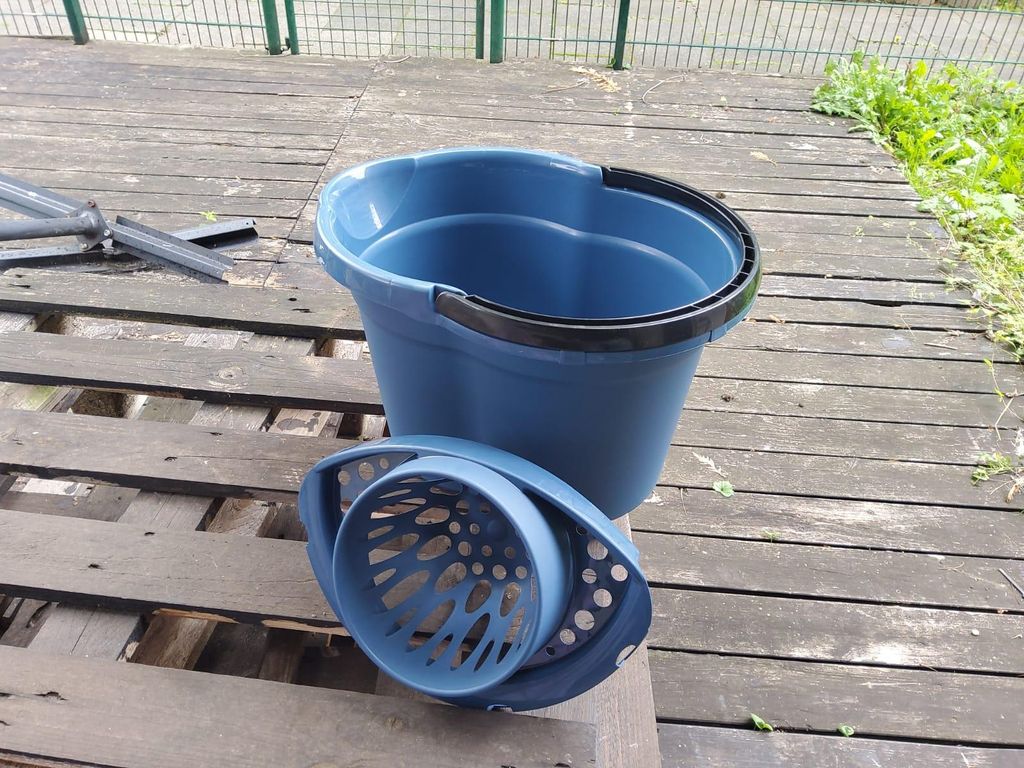 12 Liter Eimer Blau Putzeimer mit Aufguß Produktbild 