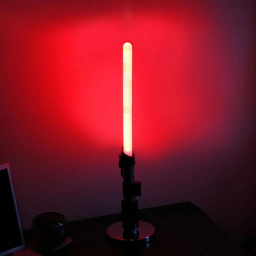 Veilleuse Sabre Laser Darth Vader Ukonic avec Éclairage LED Rouge