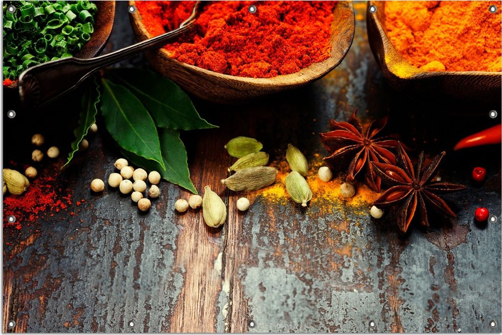 Wallario Outdoor-Poster für Garten oder Balkon, Motiv Gewürze auf Holz - uriger Holztisch in der Küche, in ca. 120 x 180 cm