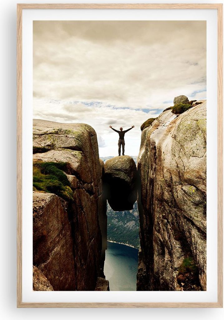 Gerahmtes Poster - Rahmen in heller Eiche - Felsen Gipfel Wolken - 61x91,5 cm - Wand Bild - Wanddeko - Wandbilder - Kunstposter - Wandposter - Bild...