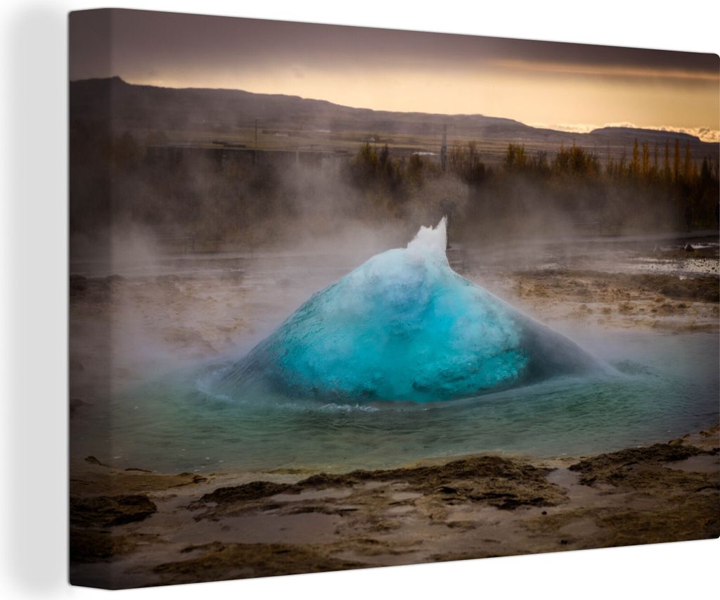 OneMillionCanvasses - Leinwandbilder - 140x90 cm, Der aufsteigende Geysir im europäischen Island, Wandbilder Kunstdruck Wanddekoration - Foto au...