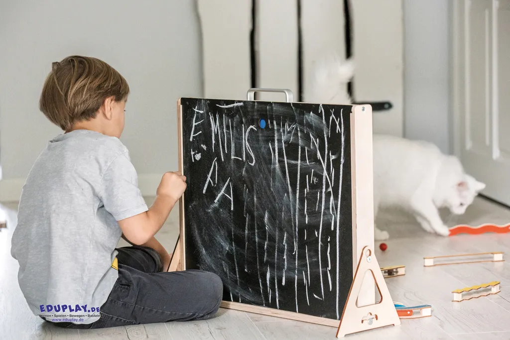 Circuit de train magnétique enfant avec mallette de rangement Maglab - 4