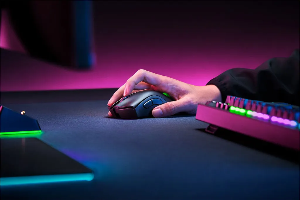 Razer DeathAdder V2 Pro avec capteur Focus+ et switch optique gaming