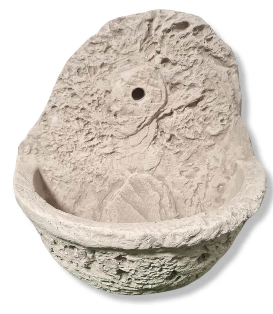 Fontaine murale CAPRI béton blanc design moderne haute résistance UV