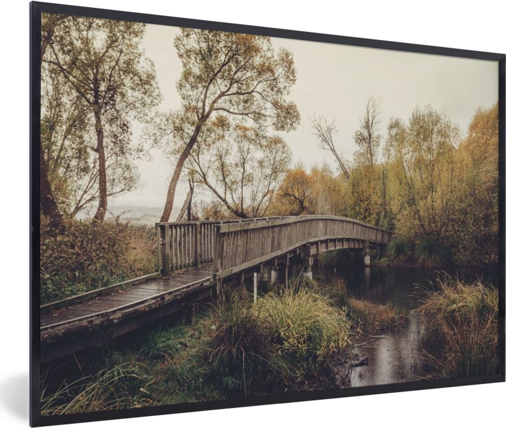 MuchoWow Gerahmtes Poster Herbst - Brücke - Bäume 30x20 cm - Poster mit Schwarzem Bilderrahmen Wandposter Rahmen Foto Bilder - Kunstdruck - Bil...