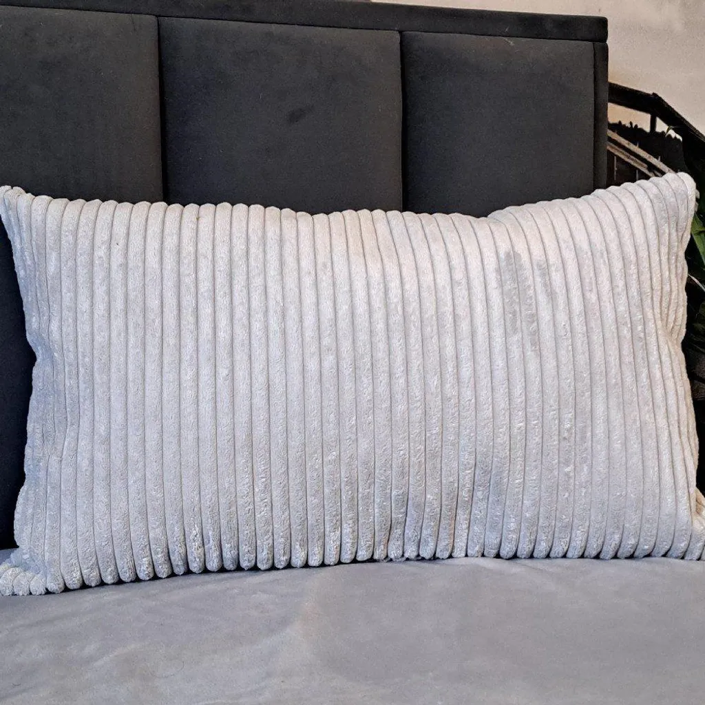 Coussin décoratif gris clair 40x60 cm velours côtelé doux OEKO-TEX - 4