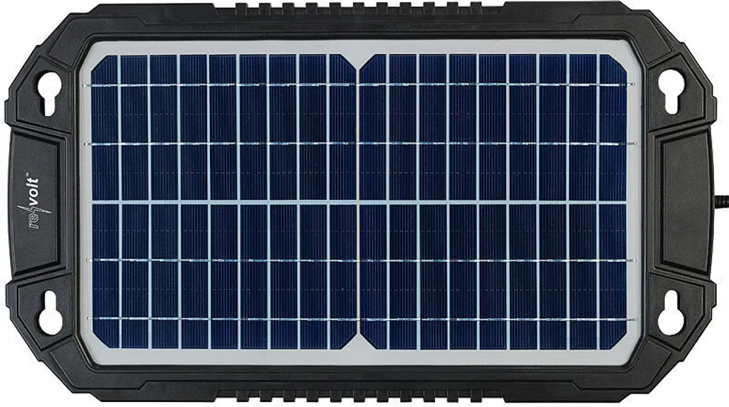 Recensione e Offerta: Caricatore Solare Revolt 12V per Auto