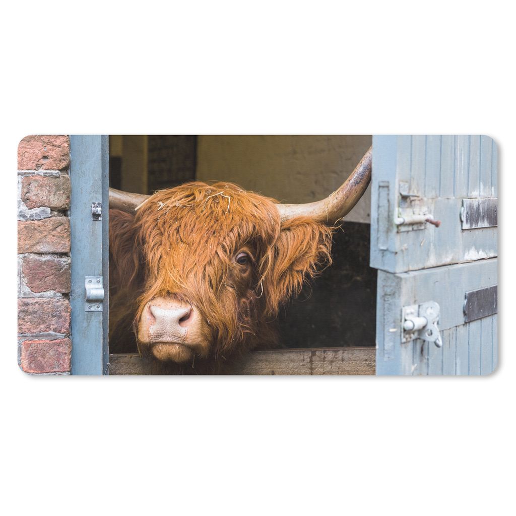 MuchoWow Schreibtischunterlage Schottischer Highlander - Bauernhaus - Scheune 80x40 cm - XXL Mauspad - Gaming Mauspad