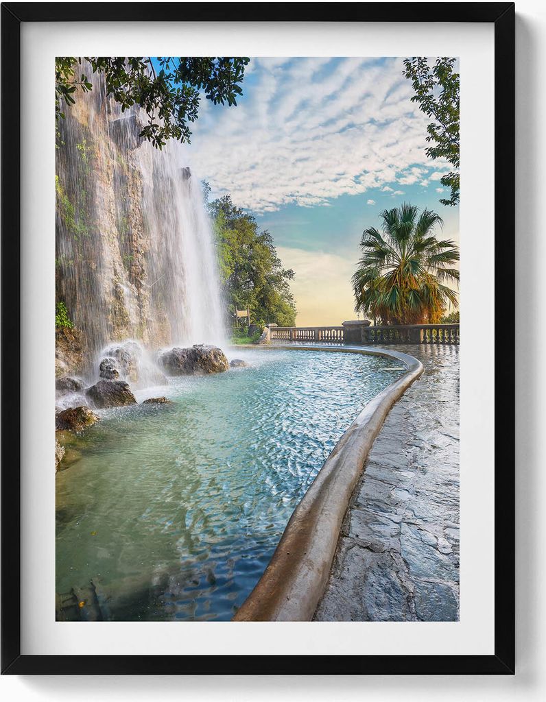 Wasserfall im Parc de la Colline du Chateau– Wandbild mit Rahmen – Gerahmtes Bild – Wanddekoration – 60x80 cm – Schwarz Rahmen