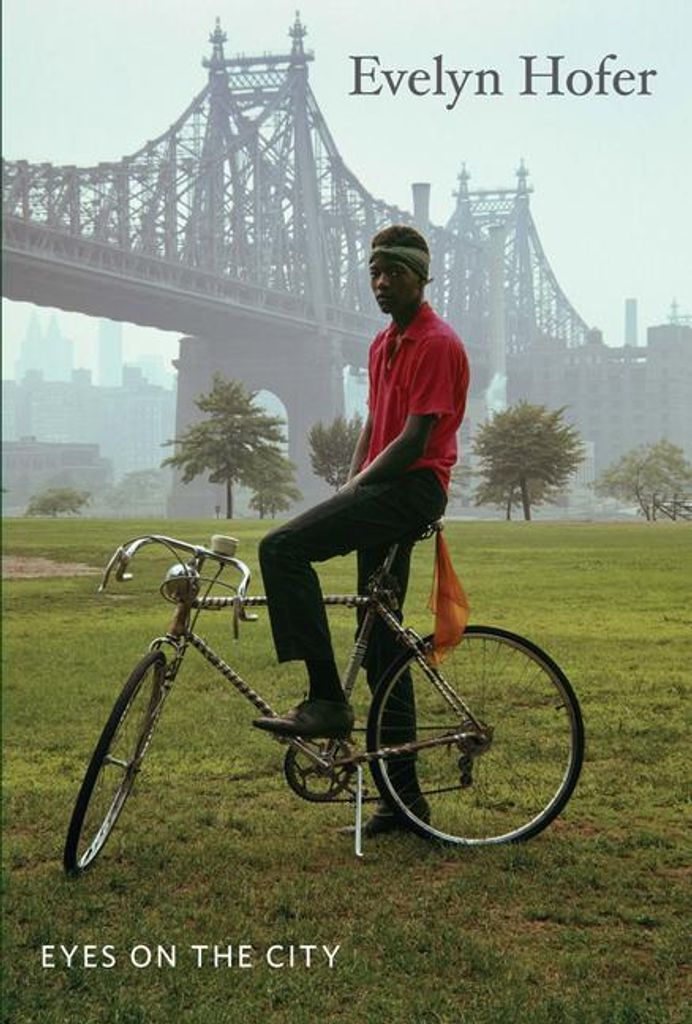 Evelyn Hofer: Eyes on the City
