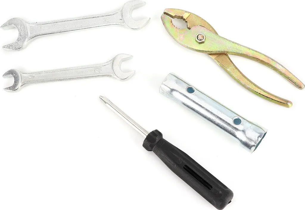 Strumento di riparazione del motociclo, chiave, cacciavite di riparazione del motore, strumento della pinza, zoccolo della candela, strumento universale di riparazione della motocicletta